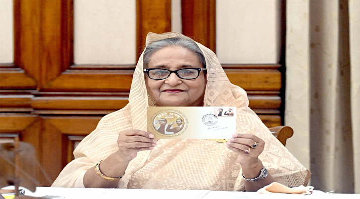 প্রধানমন্ত্রী শেক হাসিনা ঢাকায় গণভবনে বাংলাদেশ আওয়ামী যুবলীগ প্রতিষ্ঠার সুবর্ণজয়ন্তী উদযাপন উপলক্ষ্যে প্রকাশিত স্মারক ডাকটিকিট, উদ্বোধনী খাম ও সিলমোহর অবমুক্ত করেন। 