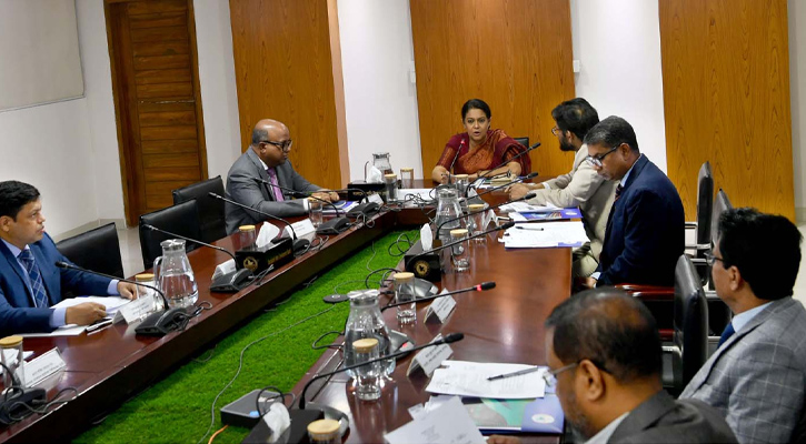 পানিসম্পদ এবং পরিবেশ, বন ও জলবায়ু পরিবর্তন উপদেষ্টা সৈয়দা রিজওয়ানা হাসান আজ ঢাকায় গ্রিনরোডে পানি উন্নয়ন বোর্ডের সভায় সভাপতির বক্তব্য রাখেন। 
