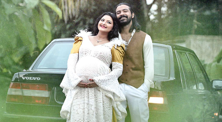 বিচ্ছেদের ঘণ্টা বেজে উঠল ঢাকাই সিনেমার চিত্রনায়িকা পরীমণি ও অভিনেতা শরীফুল রাজের সংসারে। সংসার ভেঙে যাচ্ছে এমন গুঞ্জন মিডিয়ায় বেশ কয়েক মাস ধরে শোনা যাচ্ছে। এবার জানা গেছে, তাদের আসলেই বিচ্ছেদ হতে যাচ্ছে।