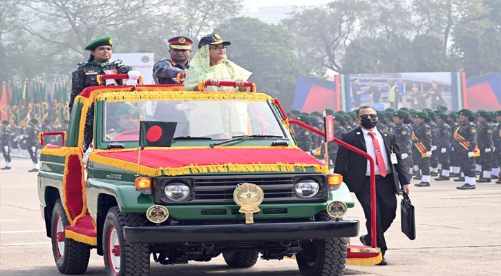 প্রধানমন্ত্রী শেখ হাসিনা গাজীপুরের সফিপুরে বাংলদেশ আনসার ভিডিপি একাডেমিতে বাংলাদেশ আনসার ও গ্রাম পতিরক্ষ বাহিনীর ৪৩তম জাতীয় সমাবেশ-এ বিভিন্ন কনটিনজেন্ট পরিদর্শন করেন। 