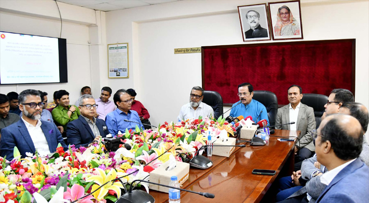 বস্ত্র ও পাট মন্ত্রী জাহাঙ্গীর কবির নানকের সাথে আজ মন্ত্রণালয়ের সভাকক্ষে বাংলাদেশ পোশাক প্রস্ত্তকারক ও রপ্তানিকারক সমিতির নবনির্বাচিত সভাপতি এস এম মান্নান কচি এর নেতৃত্বে প্রতিনিধিদল বৈঠক করেন। 