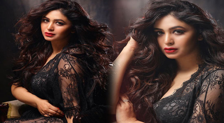 হাসপাতাল থেকে ফিরে আবারও অসুস্থ ঋতাভরী