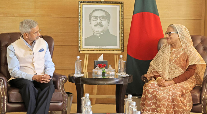 প্রধানমন্ত্রী শেখ হাসিনার সঙ্গে ভারতের কেন্দ্রীয় মন্ত্রী ড. এস জয়শঙ্কর সোমবার (১০ জুন ২০২৪) নয়াদিল্লির আইটিসি হোটেলে সাক্ষাৎ করেন। 