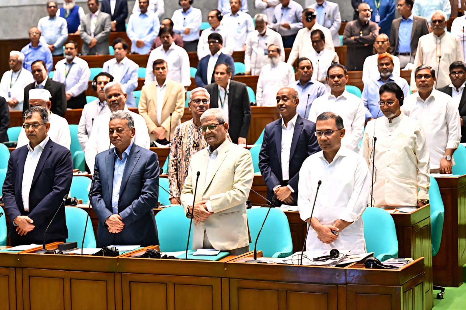 জাতীয় সংসদ ভবনে ত্রয়োদশ জাতীয় সংসদের দ্বিতীয় অধিবেশন (বাজেট অধিবেশন)-এর প্রথম কার্যদিবসের অধিবেশন শুরু হয়