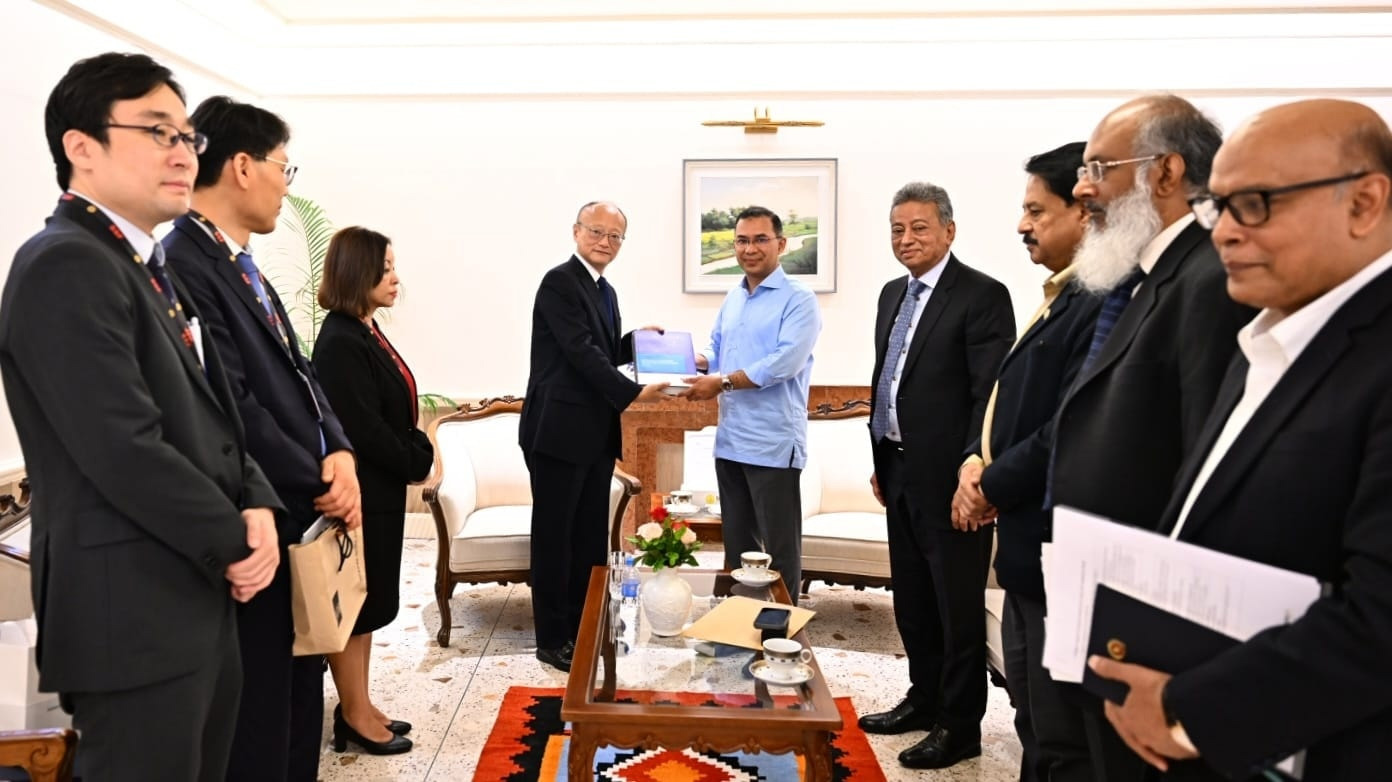 প্রধানমন্ত্রী তারেক রহমানের সঙ্গে সৌজন্য সাক্ষাৎ করেছেন এশীয় উন্নয়ন ব্যাংকের (এডিবি) প্রেসিডেন্ট মাসাতো কান্দার নেতৃত্বে একটি প্রতিনিধি দল