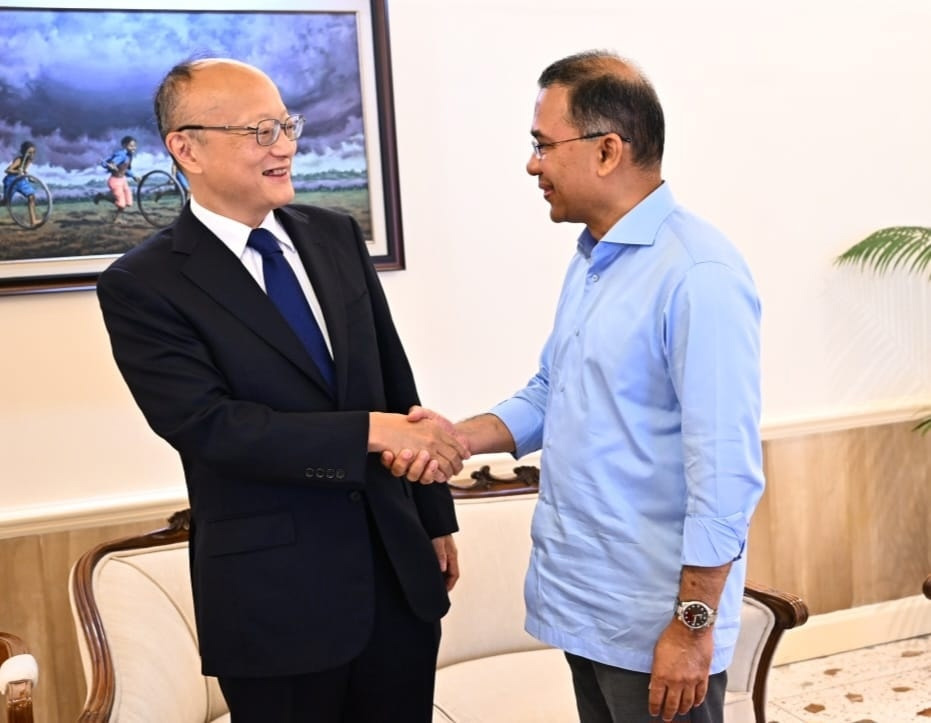 প্রধানমন্ত্রী তারেক রহমানের সঙ্গে সৌজন্য সাক্ষাৎ করেছেন এশীয় উন্নয়ন ব্যাংকের (এডিবি) প্রেসিডেন্ট মাসাতো কান্দার নেতৃত্বে একটি প্রতিনিধি দল