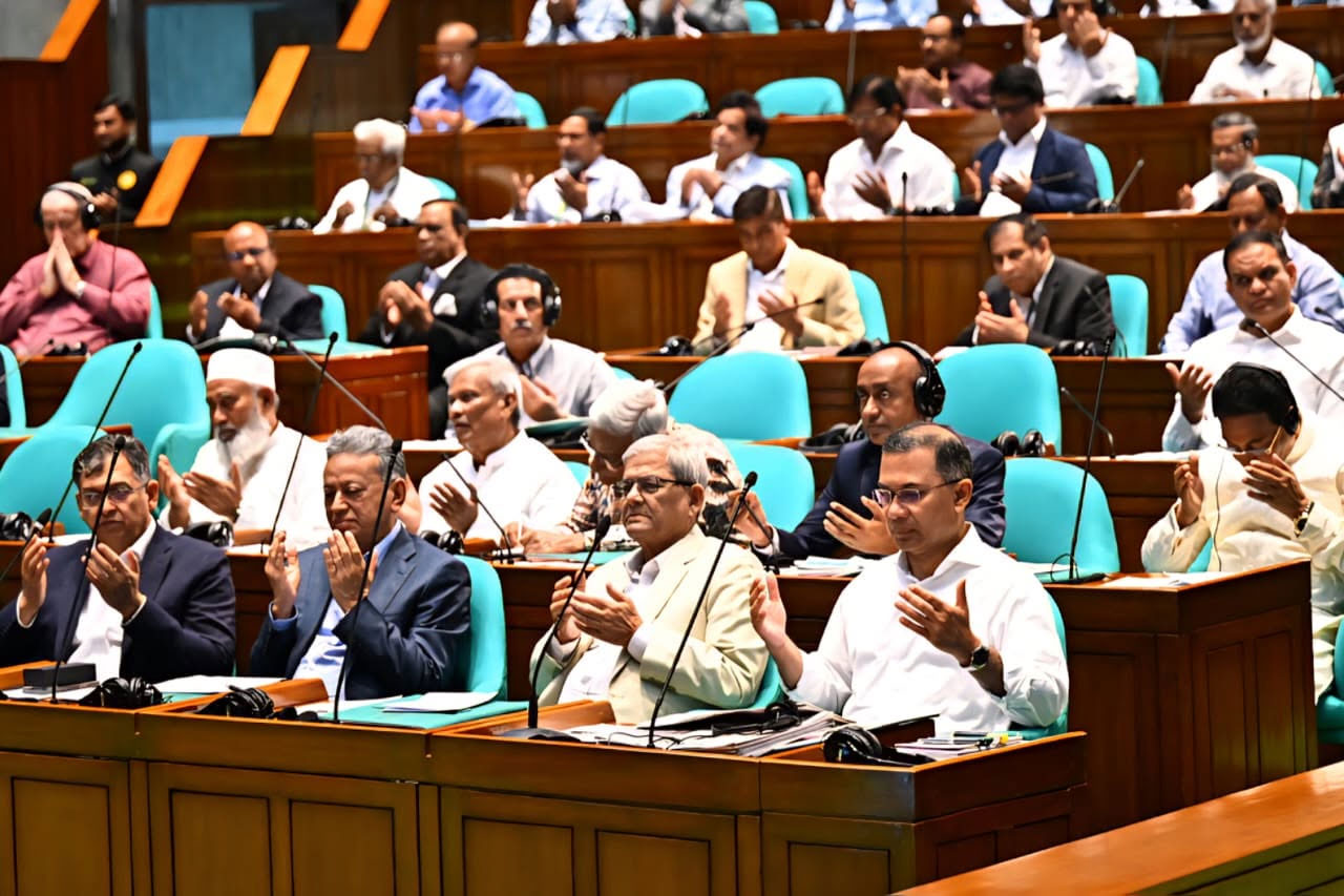 জাতীয় সংসদ ভবনে ত্রয়োদশ জাতীয় সংসদের দ্বিতীয় অধিবেশন (বাজেট অধিবেশন)-এর প্রথম কার্যদিবসের অধিবেশন শুরু হয়