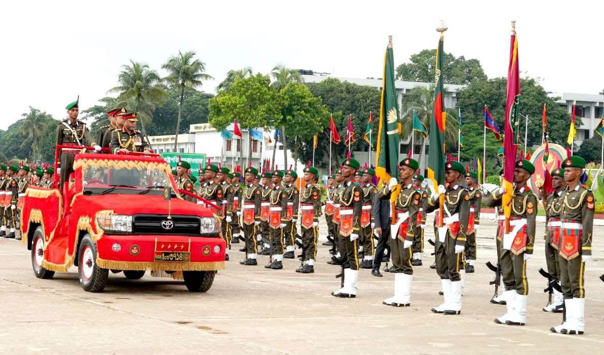 বাংলাদেশ মিলিটারি একাডেমি (বিএমএ)-এর ৯০তম দীর্ঘমেয়াদি কোর্সের অফিসার ক্যাডেটদের কমিশন প্রাপ্তি উপলক্ষ্যে আয়োজিত রাষ্ট্রপতি কুচকাওয়াজ