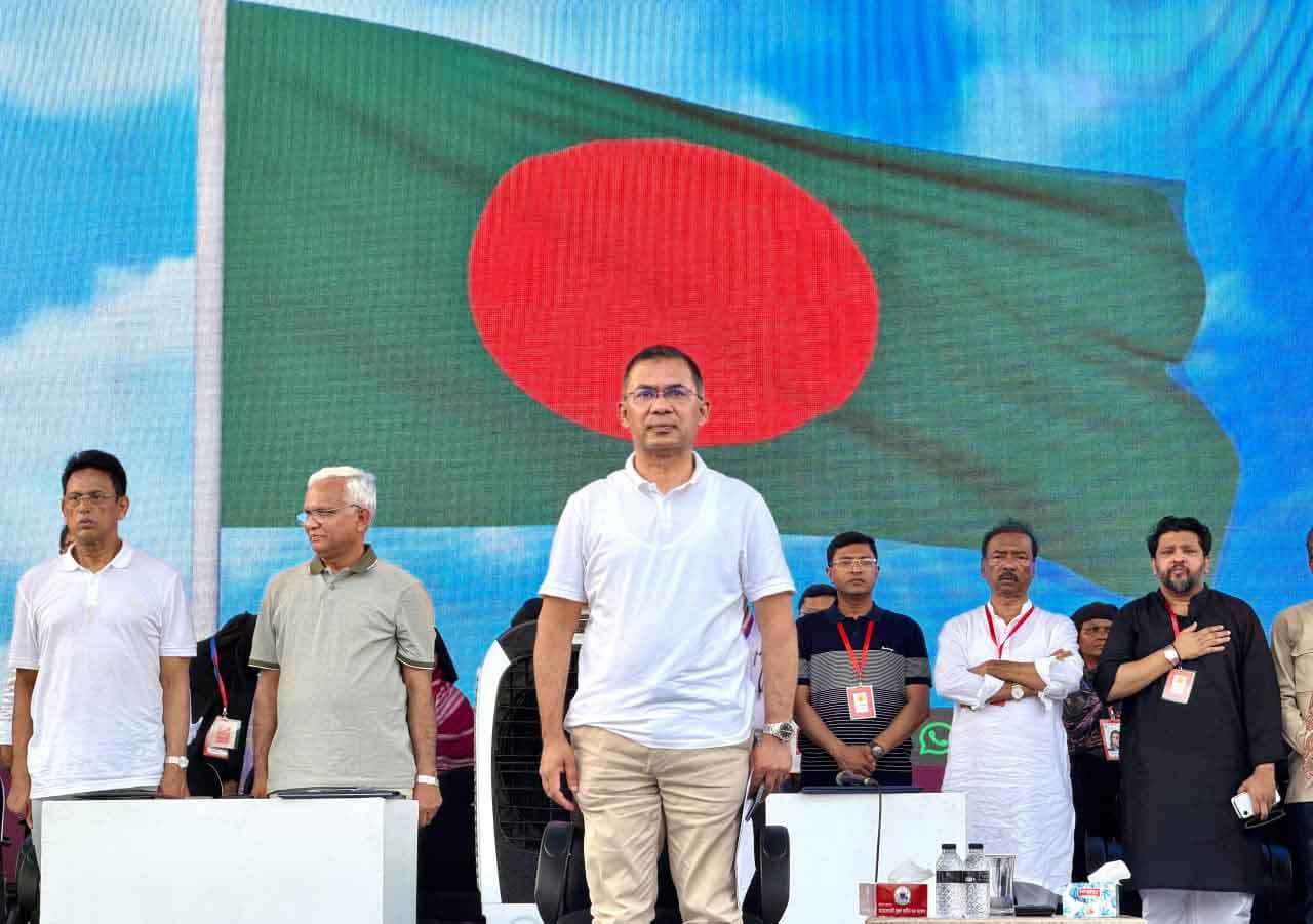 নির্বাচনী অঙ্গীকার ‘ফ্যামিলি কার্ড’ বিতরণ পাইলটিং কার্যক্রমের উদ্বোধনী অনুষ্ঠানে প্রধান অতিথি হিসেবে উপস্থিত আছেন মাননীয় প্রধানমন্ত্রী তারেক রহমান।