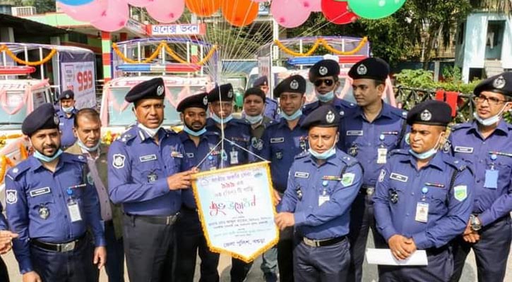 বগুড়ায় ট্রিপল নাইনের জন্য নির্ধারিত ৩ পিকআপ ভ্যান উদ্বোধন