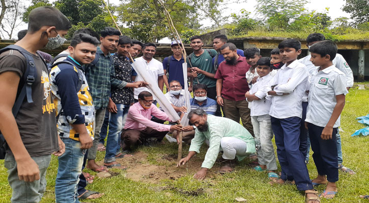 মাননীয় প্রধানমন্ত্রী শেখ হাসিনা‍‍`র জন্মদিন উপলক্ষে বৃক্ষরোপণ