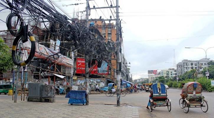 রাজধানীতে মাটির নিচ দিয়ে তার নেওয়ার কাজ শুরু