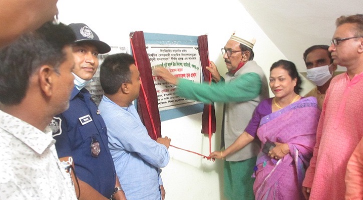 আটোয়ারীতে বিদ্যালয়ের তিনতলা একাডেমিক ভবনের উদ্বোধন