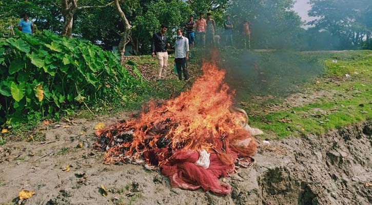 গোপালগঞ্জে লক্ষাধিক টাকার বেড় জাল আটক, আগুন দিয়ে ধ্বংস