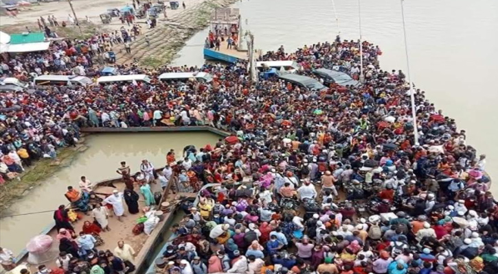 জীবনের ঝুকি নিয়ে ঢাকা মুখি গার্মেন্টস শ্রমিকের জনস্রোত