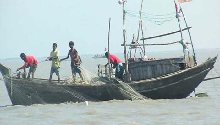 মেঘনায় দুই মাস মাছ শিকারে নিষেধাজ্ঞা