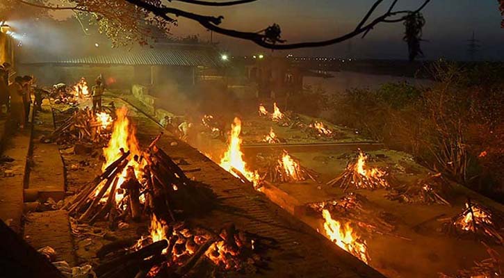 মৃতদেহ সৎকারের জায়গা নেই চিতার জন্য কাঠ নেই 