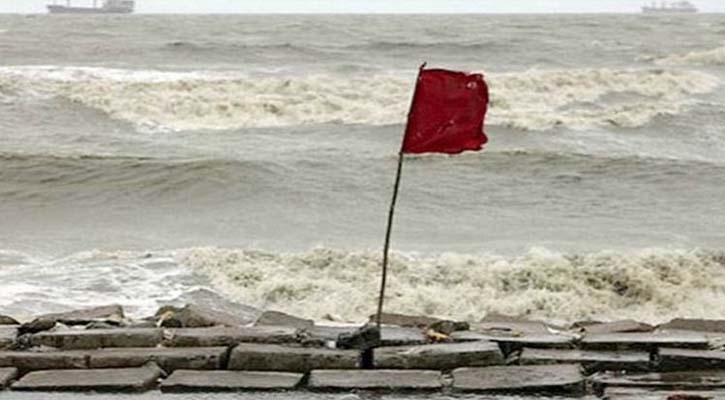 সমুদ্রবন্দর গুলোতে তিন নম্বর সতর্ক সংকেত