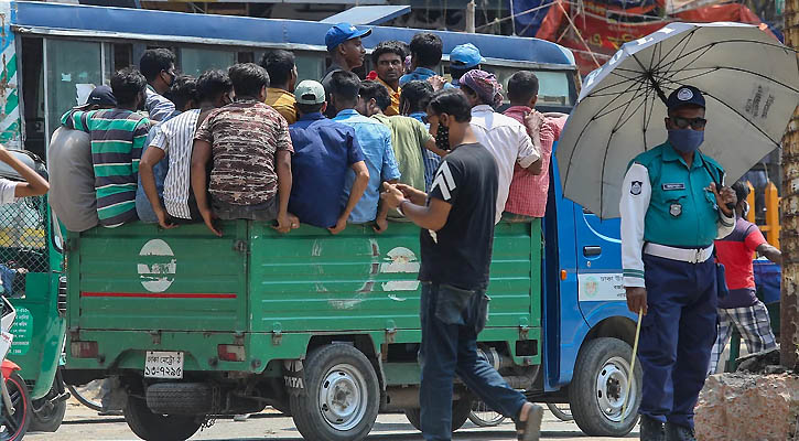 দূরপাল্লার বাস বন্ধ,আসা-যাওয়া চলছেই