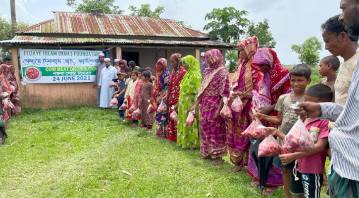 শ্রীমঙ্গলে অসহায় পরিবারের মাঝে গোশত বিতরণ