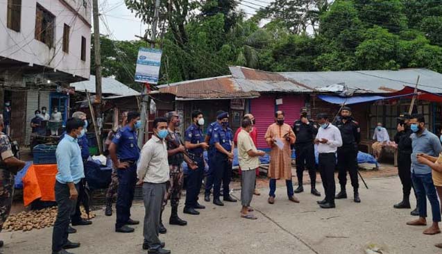 কঠোর লকডাউনে রাস্তায় অবস্থান করায় ৪৮ ঘন্টায় ২১৩ মামলা