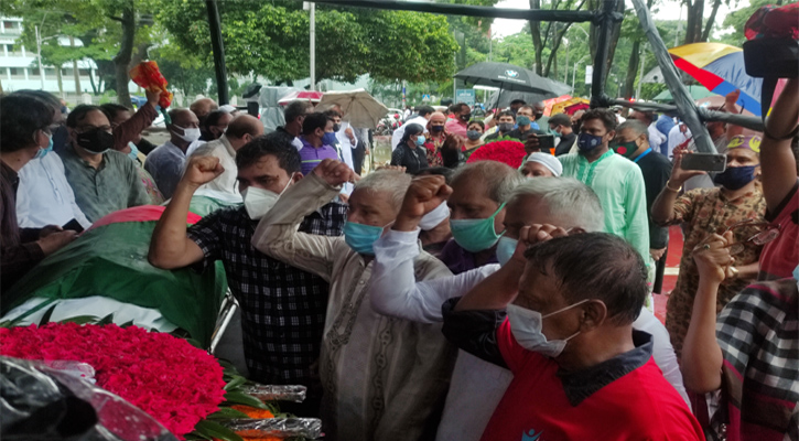 ফকির আলমগীর এর মরদেহে ওয়ার্কার্স পার্টি পুষ্পার্ঘ্য অর্পণ