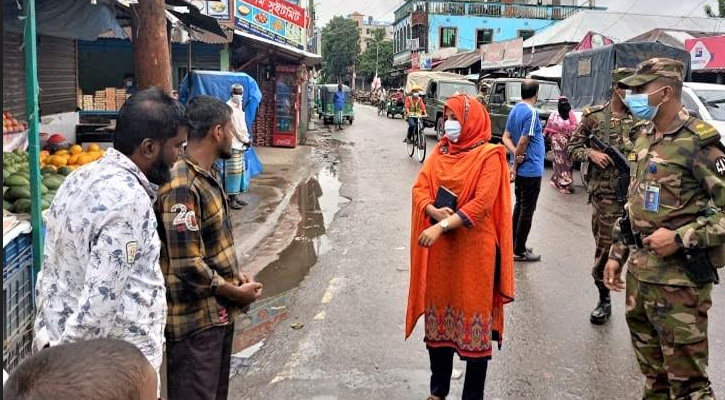 বিধিনিষেধ অমান্য করায় ১০ মামলায় জরিমানা 