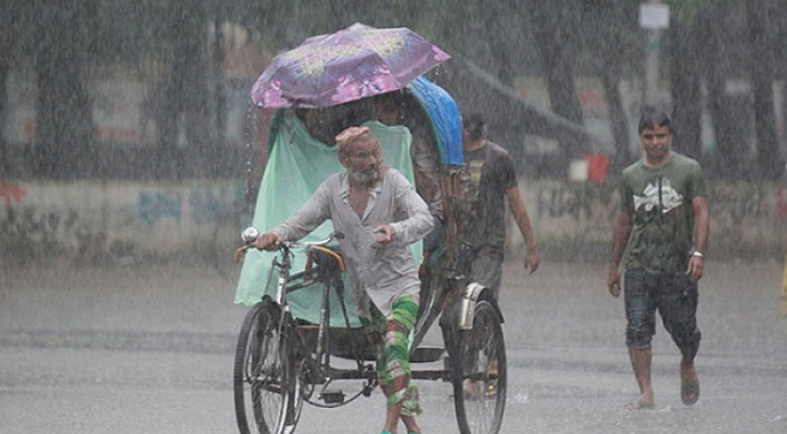 সাগরে নিম্নচাপ,ভারি বৃষ্টি ও বন্যার আশঙ্কা