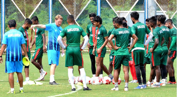 তিন জাতি টুর্নামেন্টের বাংলাদেশ ফুটবল দল ঘোষণা