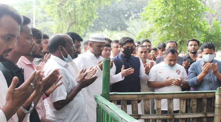 শহীদ বাবুল মোল্লার সমাধিতে ড. আশিকুর রহমানের শ্রদ্ধা