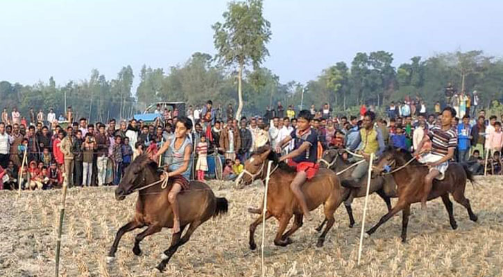 ঘোড়াঘাটে ঐতিহ্যবাহী ঘোড় দৌড় প্রতিযোগিতা অনুষ্টিত