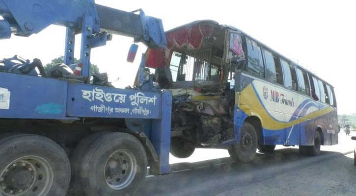 টাঙ্গাইলে বাস-ট্রাক সংঘর্ষে চালকসহ নিহত ২