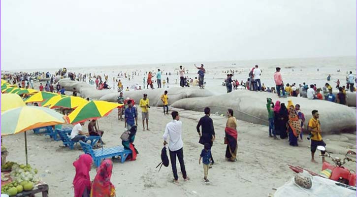 ভালবাসা দিবসে কুয়াকাটায় পর্যটকদের ঢল