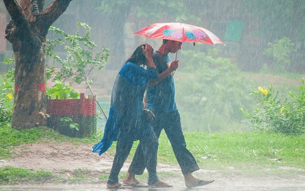 ঢাকায় তীব্র গরমে এক পশলা বৃষ্টি