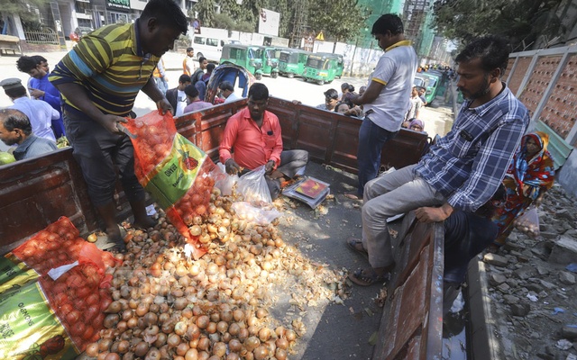 এবার ৩০ টাকা দরে পেঁয়াজ বিক্রি করবে