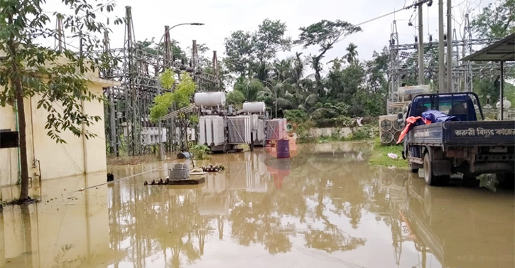 সিলেট জেলায় পানি কমেছে বেড়েছে নগরে