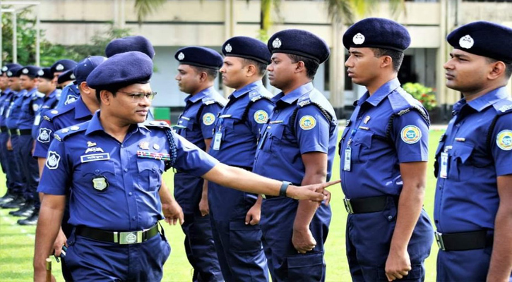 ভোলায় পুলিশের আয়োজনে জেলা পুলিশের মাস্টার প্যারেড অনুষ্ঠিত হয়েছে।