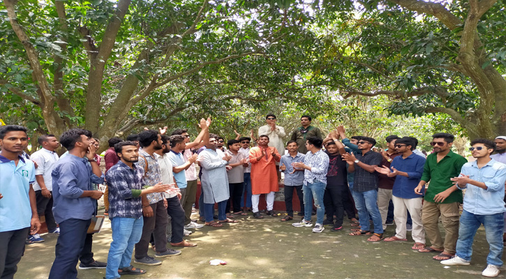 শেখ হাসিনার স্বদেশ প্রত্যাবর্তন দিবসে ইবি ছাত্রলীগের আনন্দ মিছিল