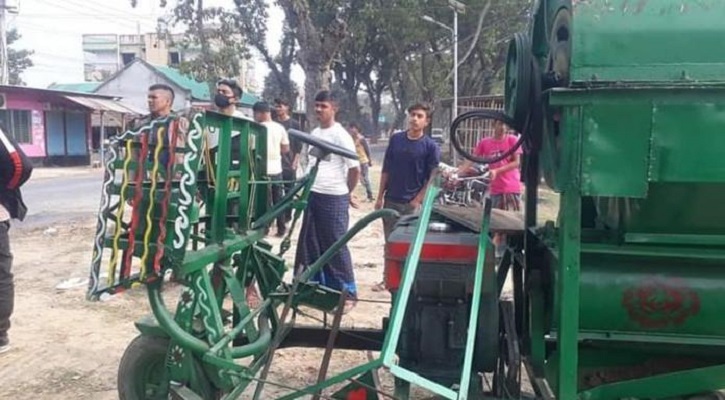 কুষ্টিয়ায় স্যালো ইঞ্জিন চালিত গাড়ি উল্টে কিশোরের মৃত্যু