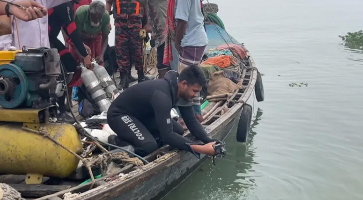 মেঘনায় ট্রলারডুবি: দ্বিতীয় দিনের মতো উদ্ধার অভিযান শুরু