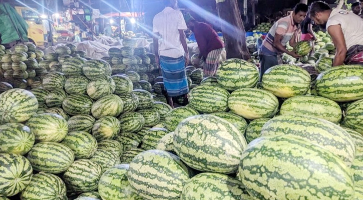 তরমুজের বাজারে ধস