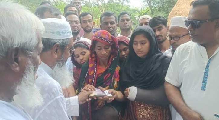 চরফ্যাশনে নিহত বিএনপি কর্মী মাকসুদুর রহমানের পরিবারকে আর্থিক অনুদান প্রদান
