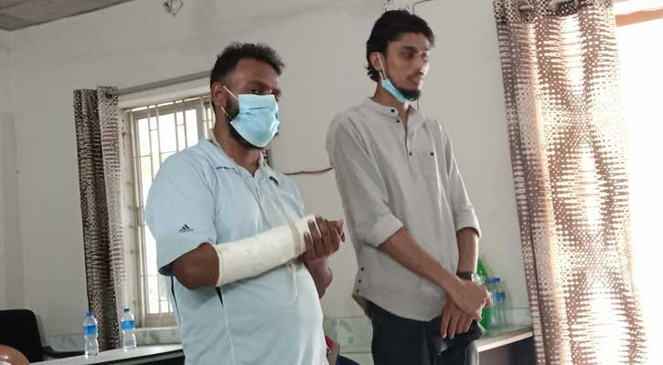 মঠবা‌ড়িয়ায় এসএস‌সি পরীক্ষায় প্রক্সি দি‌তে এ‌সে দুই শিক্ষার্থীর কারাদণ্ড