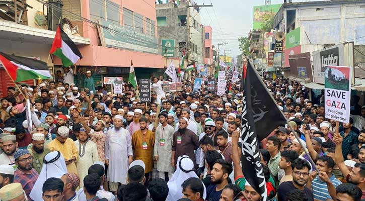 ফিলিস্তিনে গণহত্যার প্রতিবাদে কমলগঞ্জে বিক্ষোভ সমাবেশে হাজারো মানুষের ঢল