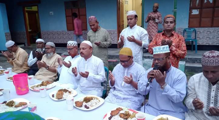 ঐতিহ্যবাহী সংগঠন প্রগতি সংঘের উদ্যোগে দোয়া ও ইফতার মাহফিল অনুষ্ঠিত