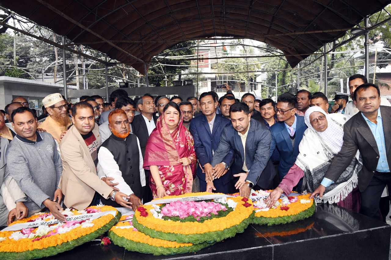 দ্বাদশ জাতীয় সংসদের স্পিকার পুনঃনির্বাচিত হওয়ায়  বঙ্গবন্ধুর প্রতিকৃতিতে স্পিকারের শ্রদ্ধাঞ্জলী