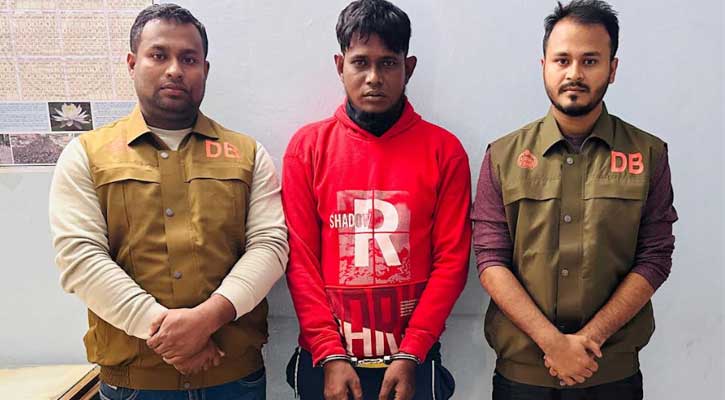 লক্ষ্মীপুরের ডিবির ওসি পরিচয়ে চাঁদাবাজি করতেন জাকির