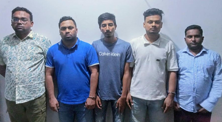 চারুশিল্পীর বাড়িতে আগুন: যুবলীগ-ছাত্রলীগের পাঁচ নেতা গ্রেফতার