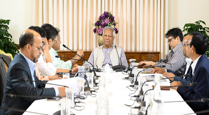 চট্টগ্রাম বন্দরের সক্ষমতা বাড়ানোর নির্দেশ প্রধান উপদেষ্টার