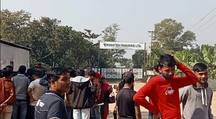 শ্রীপুরে বকেয়া বেতনের দাবীতে শ্রমিকদের বিক্ষোভ